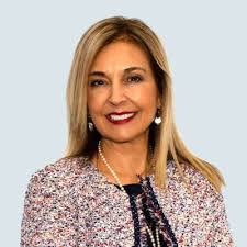 Dr Becerra Headshot_Option 2